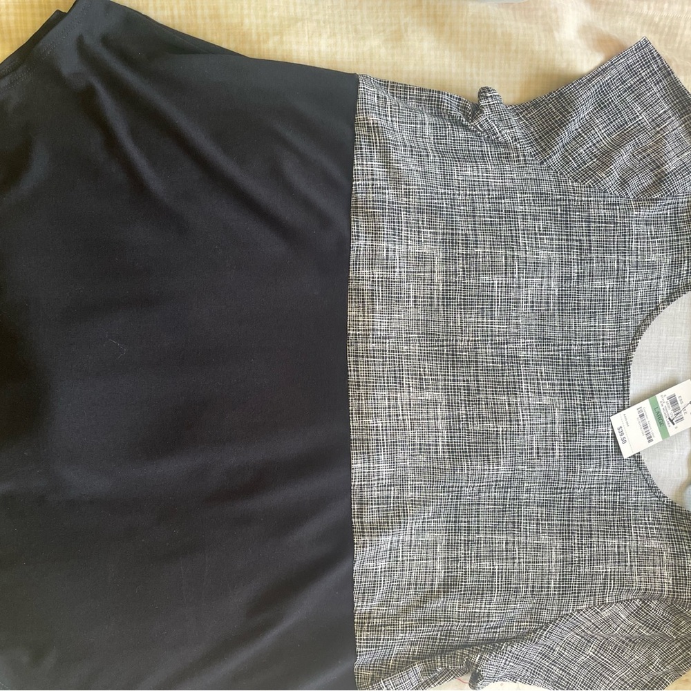 Elegant Black and Gray Women's Blouse - NWT - Size Large